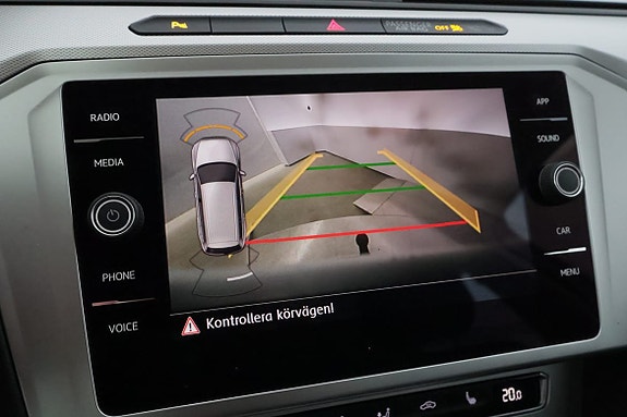 Volkswagen Passat 29 of 30