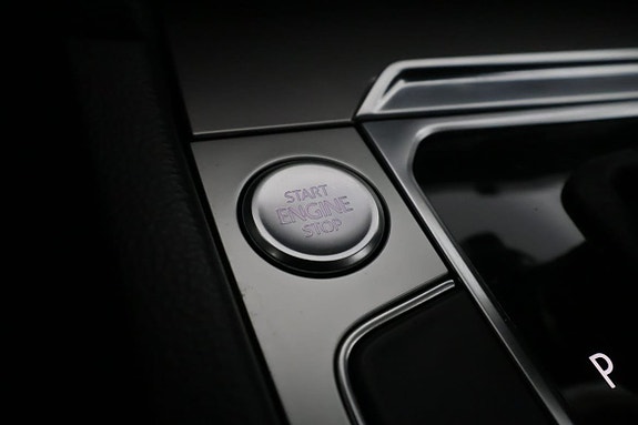 Volkswagen Passat 24 of 30