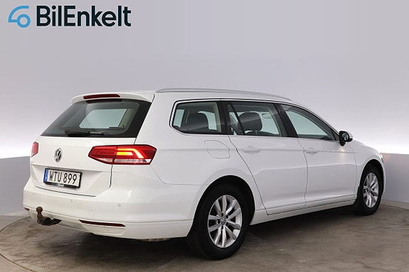 Volkswagen Passat 3 of 30