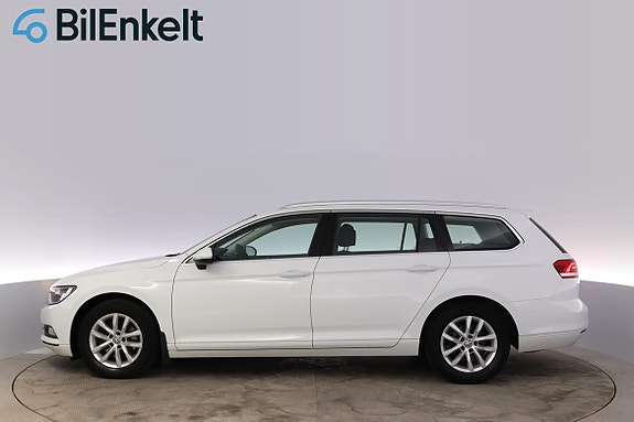 Volkswagen Passat 5 of 30