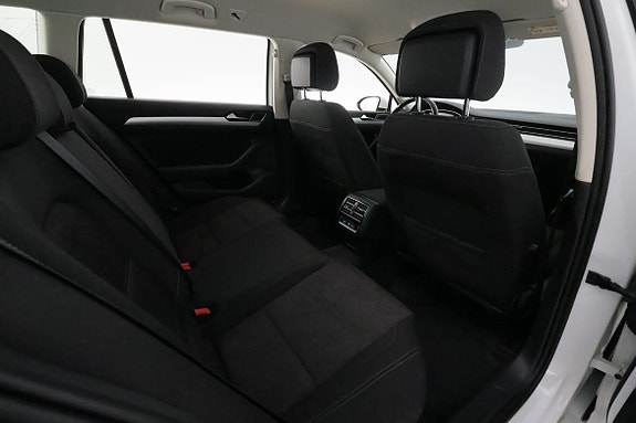Volkswagen Passat 20 of 30