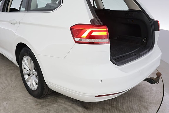 Volkswagen Passat 7 of 30
