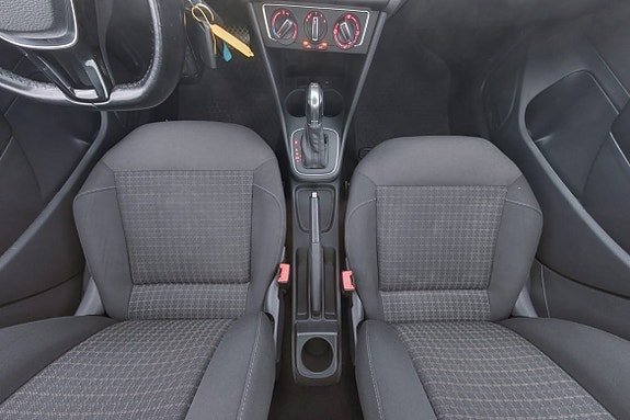 Volkswagen Polo 9 of 30