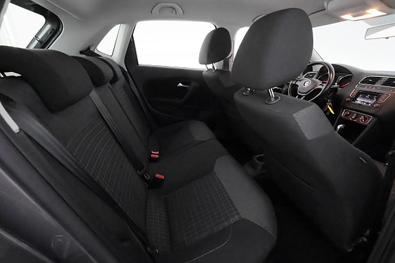 Volkswagen Polo 16 of 30