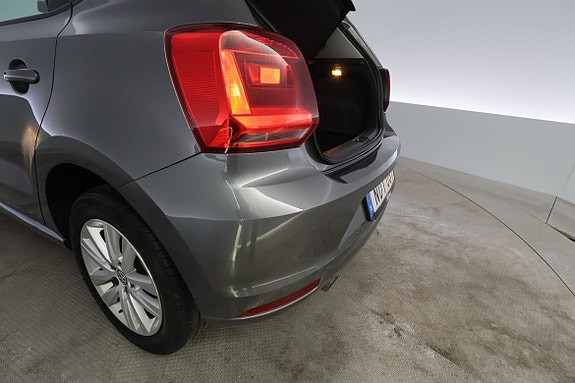 Volkswagen Polo 10 of 30