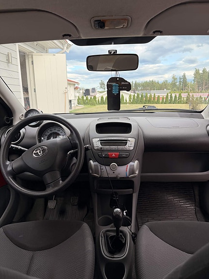 Toyota Aygo 5 of 7