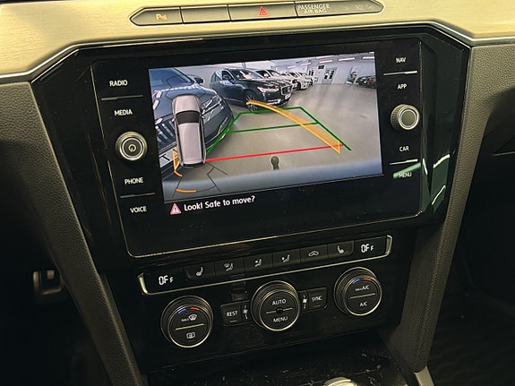 Volkswagen Passat Alltrack 21 of 27