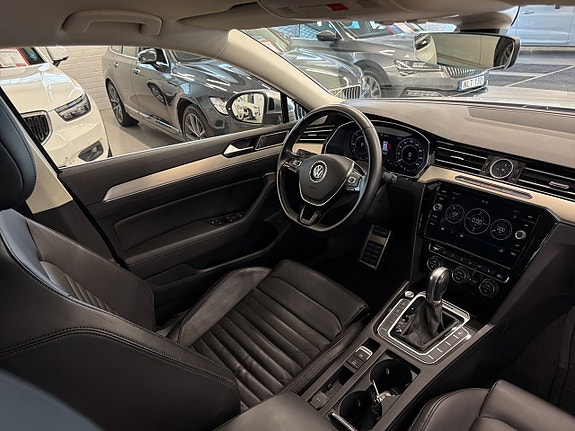 Volkswagen Passat Alltrack 22 of 27