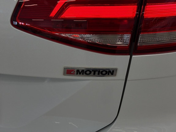 Volkswagen Passat Alltrack 13 of 27