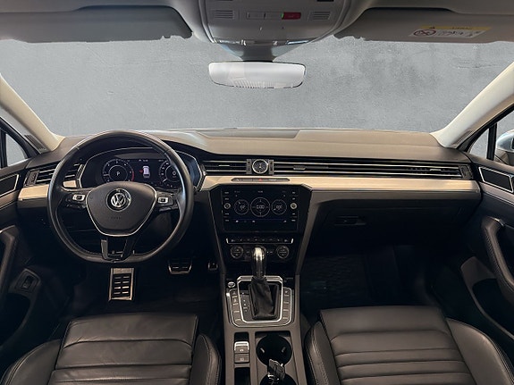 Volkswagen Passat Alltrack 12 of 27