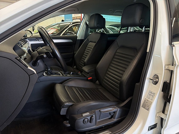 Volkswagen Passat Alltrack 19 of 27