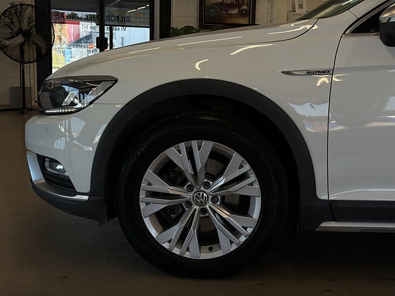 Volkswagen Passat Alltrack 15 of 27