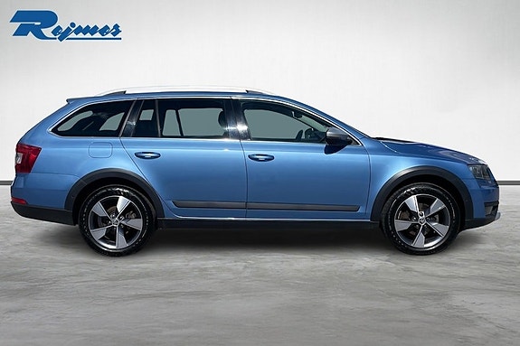 Skoda Octavia Scout 6 of 27