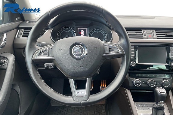 Skoda Octavia Scout 15 of 27