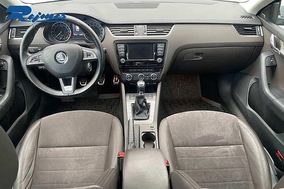 Skoda Octavia Scout 14 of 27