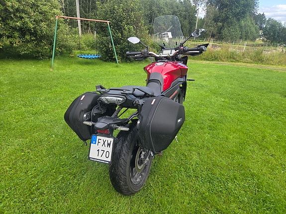 Yamaha MT-09 4 of 4