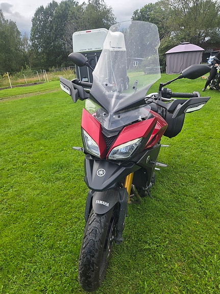 Yamaha MT-09 2 of 4