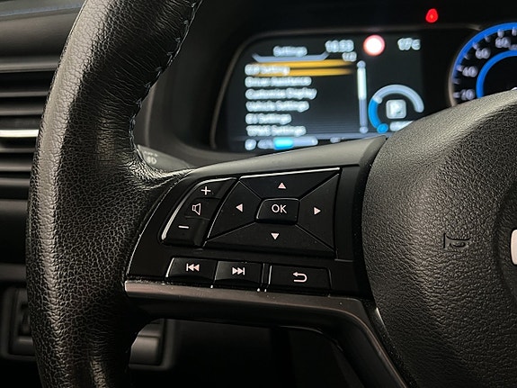 Nissan Leaf 26 of 30