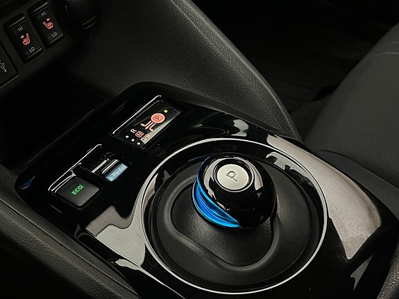 Nissan Leaf 24 of 30