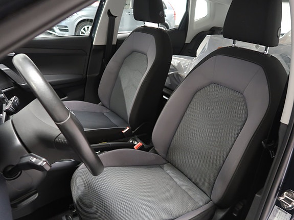 Seat Arona 15 of 24