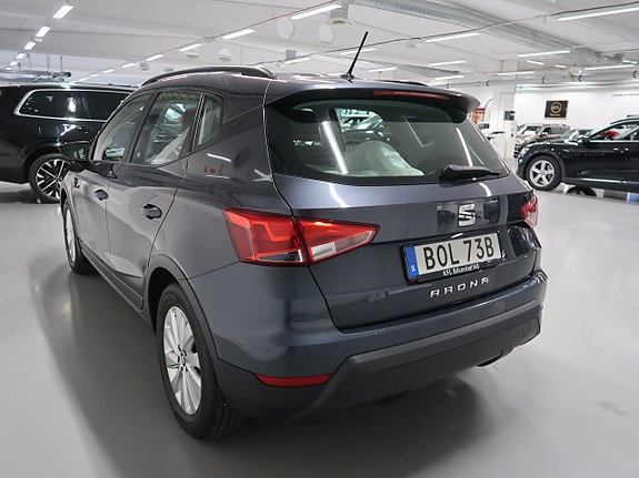 Seat Arona 8 of 24