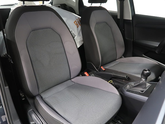 Seat Arona 17 of 24