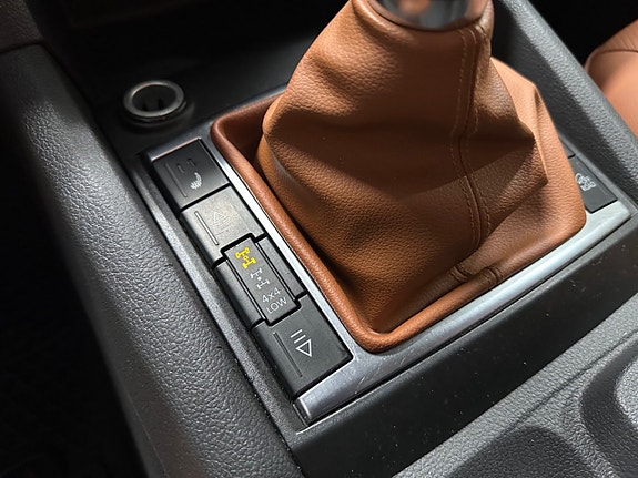 Volkswagen Amarok 13 of 23