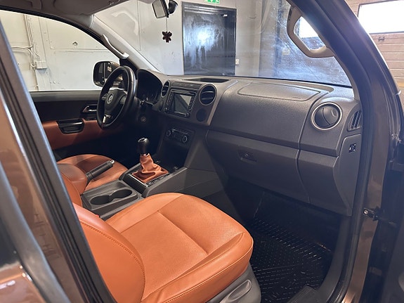Volkswagen Amarok 20 of 23