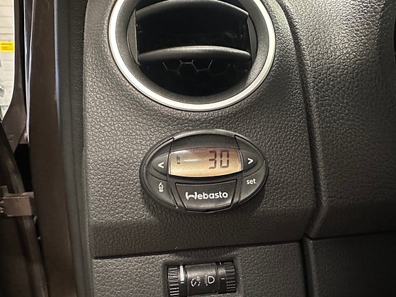 Volkswagen Amarok 11 of 23