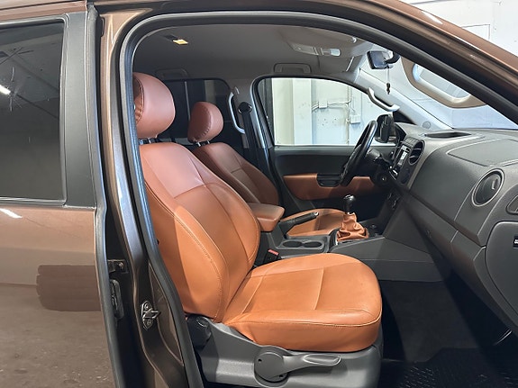 Volkswagen Amarok 21 of 23