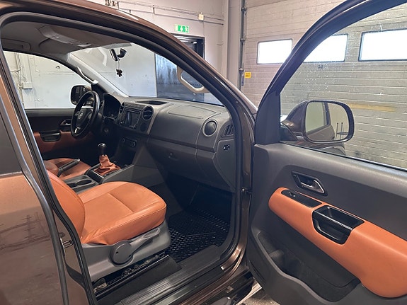 Volkswagen Amarok 19 of 23