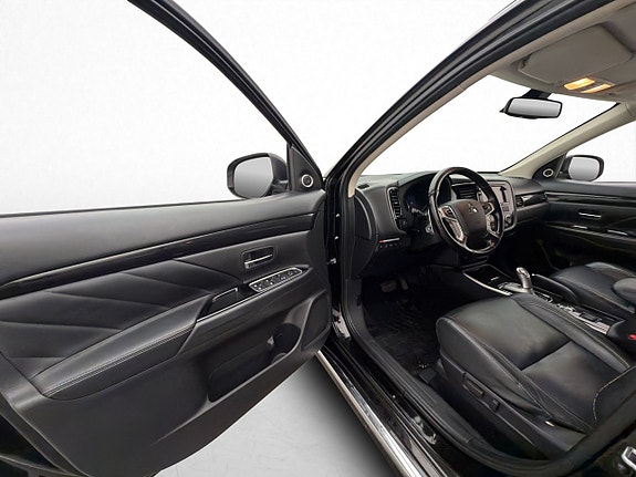 Mitsubishi Outlander 12 of 30