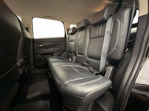 Mitsubishi Outlander 26 of 30