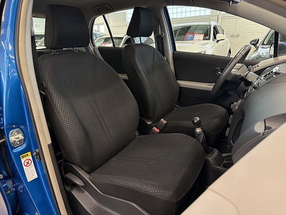 Toyota Yaris 14 of 19