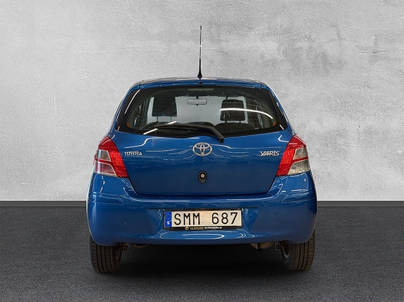 Toyota Yaris 4 of 19