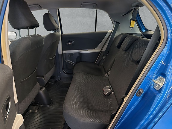 Toyota Yaris 11 of 19