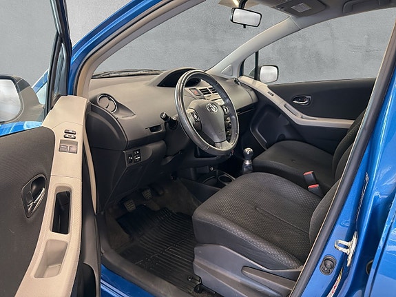 Toyota Yaris 10 of 19