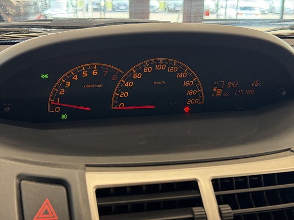 Toyota Yaris 19 of 19