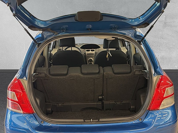 Toyota Yaris 9 of 19
