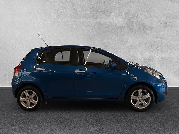 Toyota Yaris 6 of 19