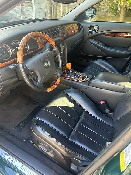 Jaguar S-TYPE 8 of 10