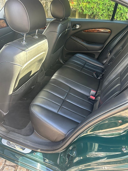 Jaguar S-TYPE 10 of 10