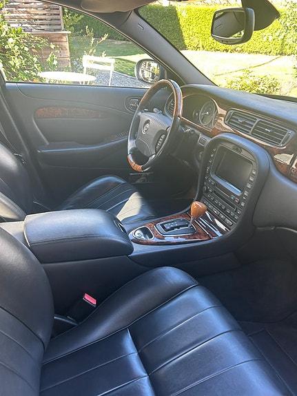 Jaguar S-TYPE 9 of 10