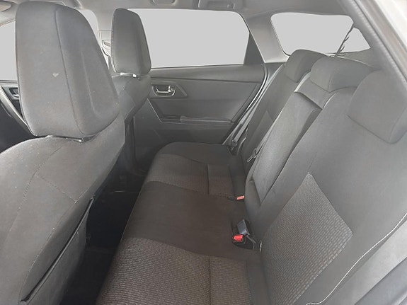 Toyota Auris 10 of 18