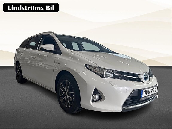 Toyota Auris 3 of 18
