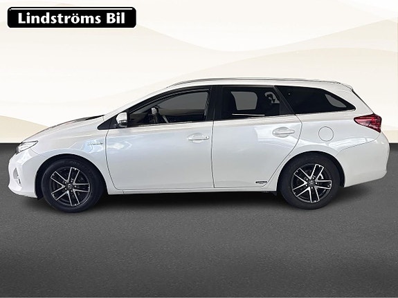 Toyota Auris 6 of 18