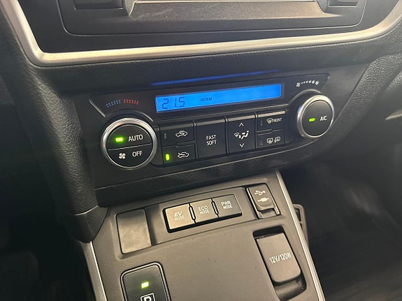 Toyota Auris 16 of 18