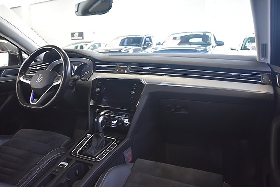 Volkswagen Passat 8 of 16