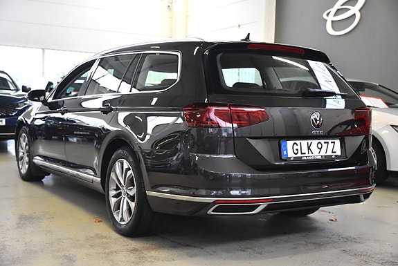 Volkswagen Passat 4 of 16