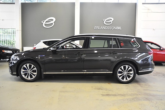 Volkswagen Passat 5 of 16